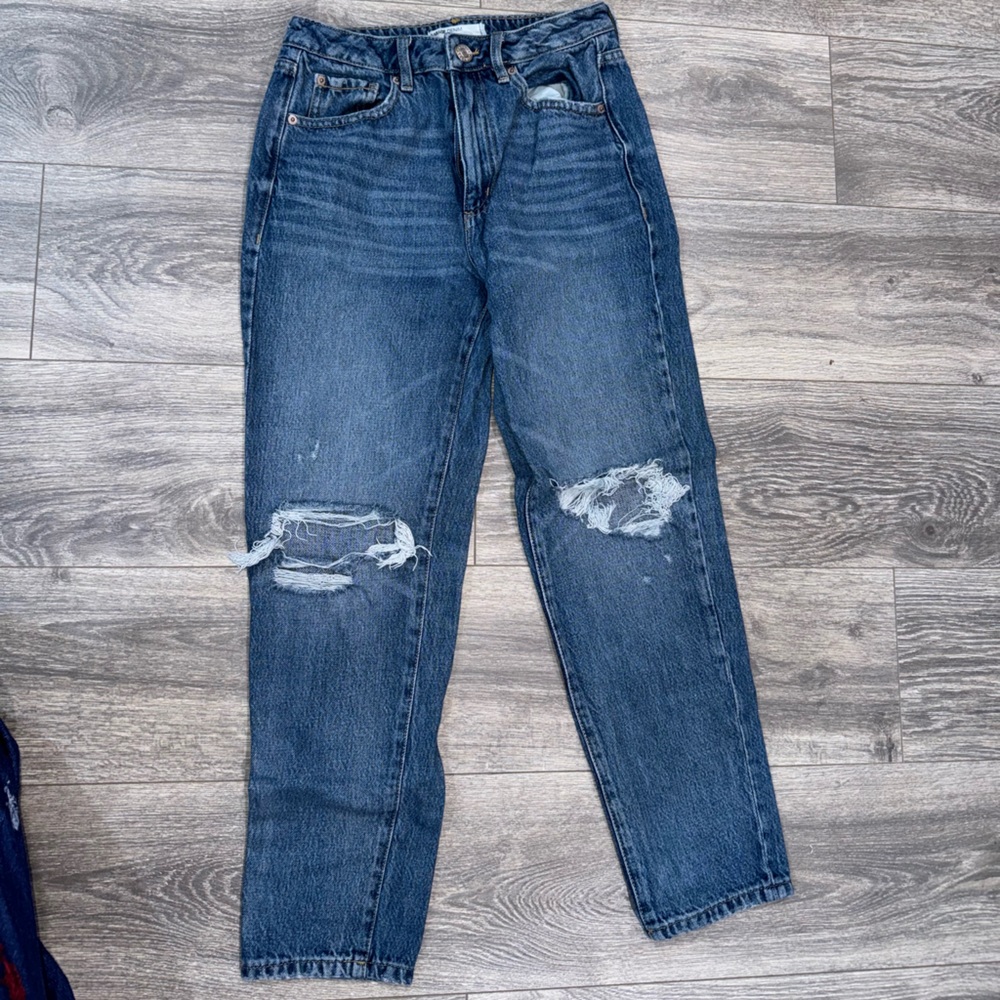 Size 3/26 Garage Mom jeans